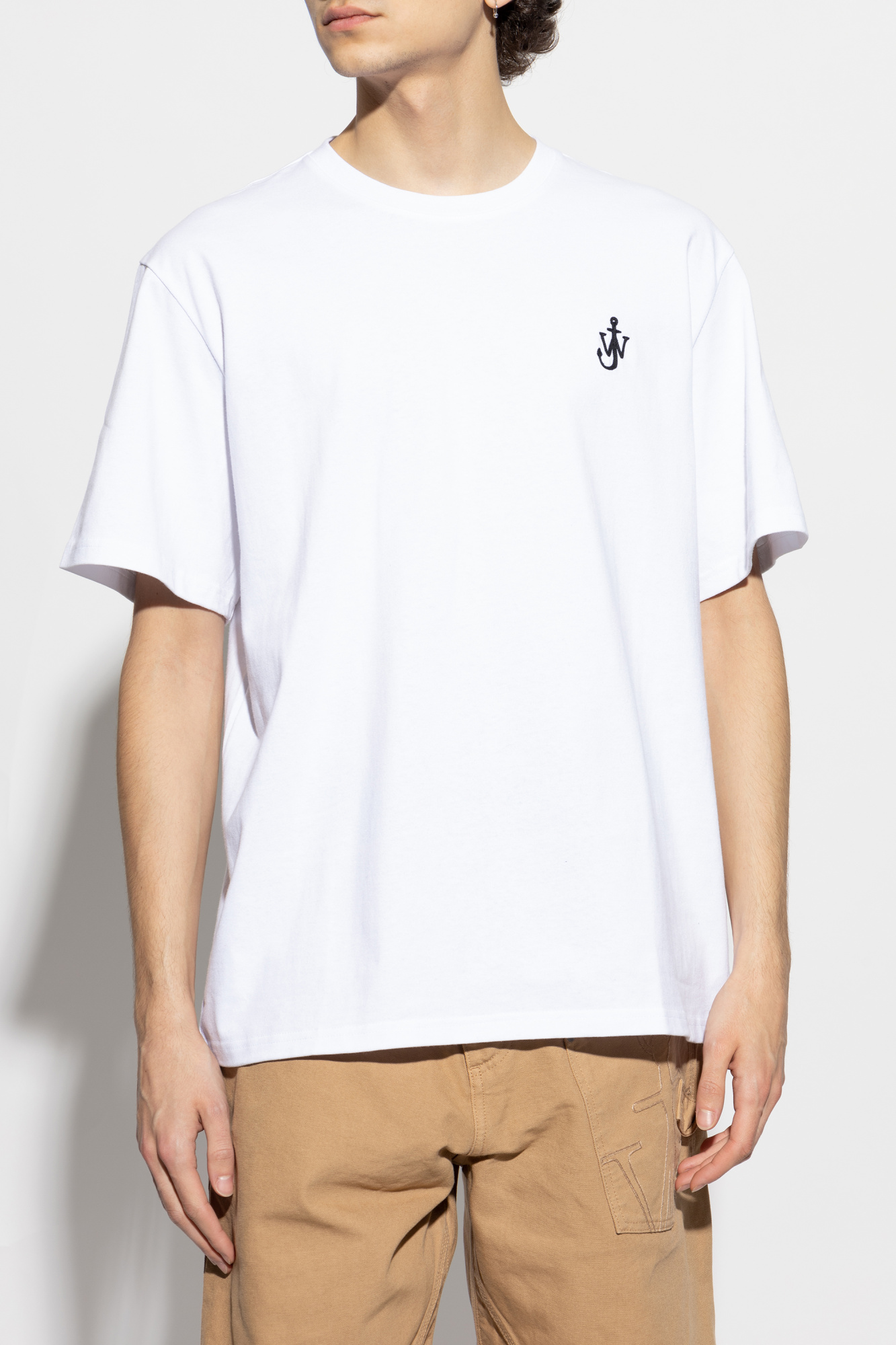Tシャツ・カットソー JW ANDERSON Men T-shirt White JT0257PG1510 001 JW Anderson T-shirt with logo | Men's Clothing | Vitkac
